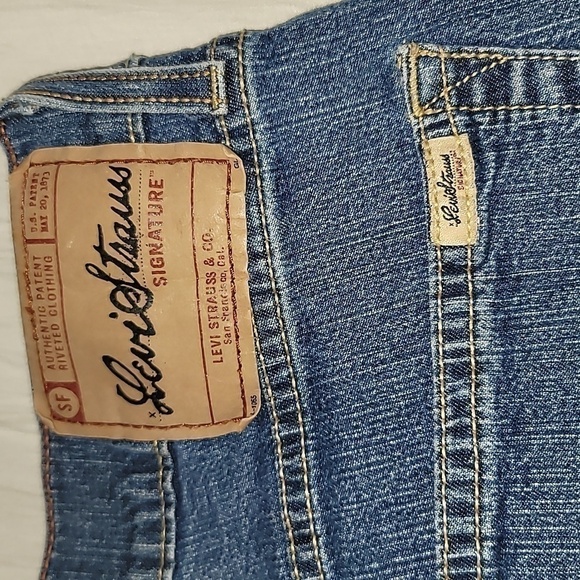 Levi's Strauss Jeans - Picture 2 of 3